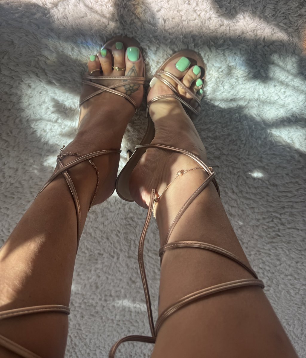 feetmimi38 tweet media