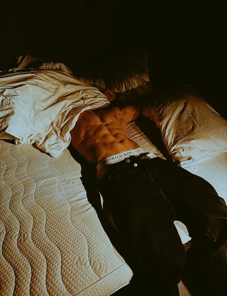 DanteStoke's tweet photo. Toca dormir todo lo que resta de la noche.

#Sexrol #Freerol https://t.co/v0zjjzD1BO
