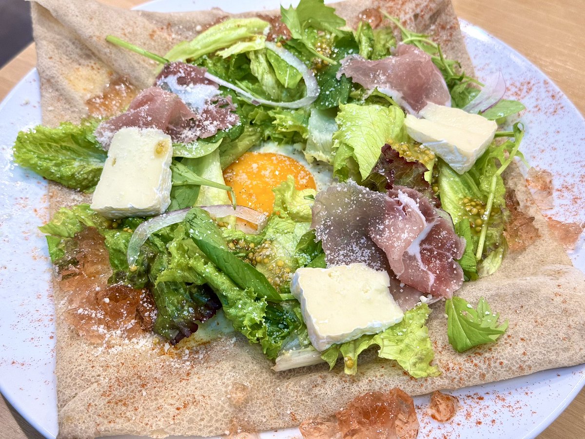 RASA_BlueSphere's tweet photo. 子供達を連れてランチ。
・ノルマンド(ガレット)
・ベーコンとほうれん草のクリームソース(生パスタ)
・ホットドック
・さつまいもスティック（ハニーマヨ）
・デルフィスブレンド
・フルーツティー
・ミニジェラートセット
など。
フルーツティーとさつまいもスティックもオススメ。
#CafeDelphis https://t.co/jiMKl5tEK9