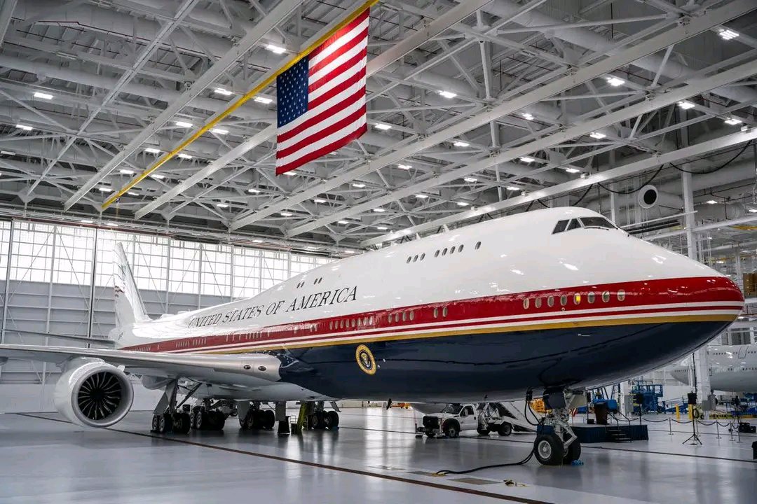 xtremer254's tweet photo. POTUS gets a new AIR FORCE ONE 🇺🇸🇺🇸🇺🇸 https://t.co/5cJHcx0i6E