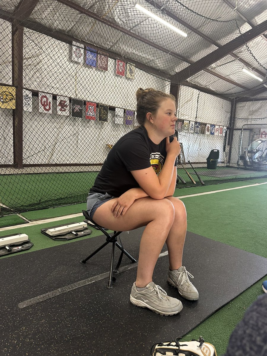 BriaFoster2027's tweet photo. Day 347 of 365- Day in Cali with the best! Today I worked on my back arm loading. Pitching was a riseball and change day with some mental work at the end. See you at the ball field tomorrow #CAallday #notdoneyet @ExtraInningSB @Sports_Recruits @D1Softball @SoftbalAmerica @PrepSoftball @MidwestPremierS @SoftballDown