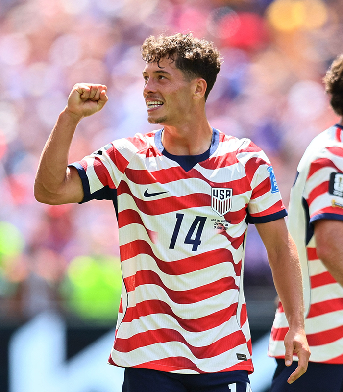 Underdog's tweet photo. BREAKING: With Türkiye's loss to Paraguay, the USMNT has officially won Group D of the World Cup 🇺🇸🦅 https://t.co/UZ3LAaCMeb