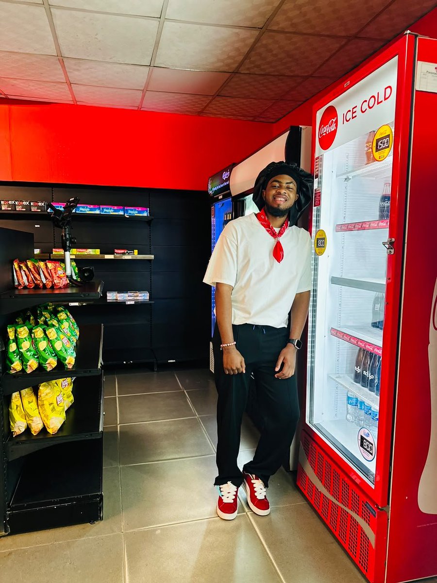 Canalmw98's tweet photo. Sayina By Prince Chitz Out Now 🚨 prod. Chawabeatz
This boy is a superstar
https://t.co/bdq0i7uPwA
https://t.co/RzjbtjEjld
#Princechitz
#Sayina https://t.co/KlVIAprDrs