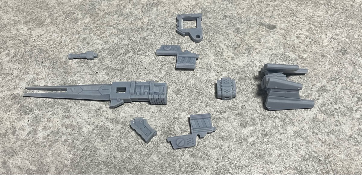 fenekusu_rx0's tweet photo. オリ武器の原型出力完了！！
ハンドガンの方は本来アセンブル前提のキットなんだけど今回はオマケだからアセン機能を省いております https://t.co/kOGEmpS4Vw