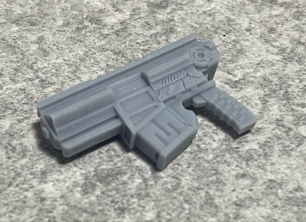 fenekusu_rx0's tweet photo. オリ武器の原型出力完了！！
ハンドガンの方は本来アセンブル前提のキットなんだけど今回はオマケだからアセン機能を省いております https://t.co/kOGEmpS4Vw