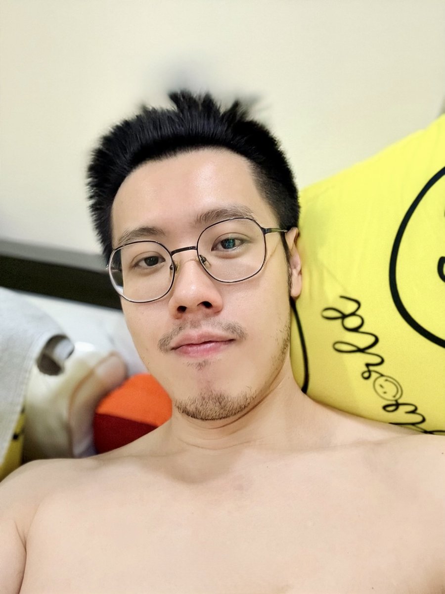 panitsin's tweet photo. แว่นเสร็จภารกิจ X แล้ว คืนนี้นอนได้ https://t.co/cxTrHfKcKI