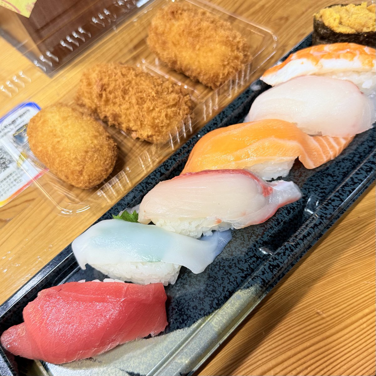 Lo_D_'s tweet photo. 佐伯でユース
からの、寿司 https://t.co/AqRi0yY1aD