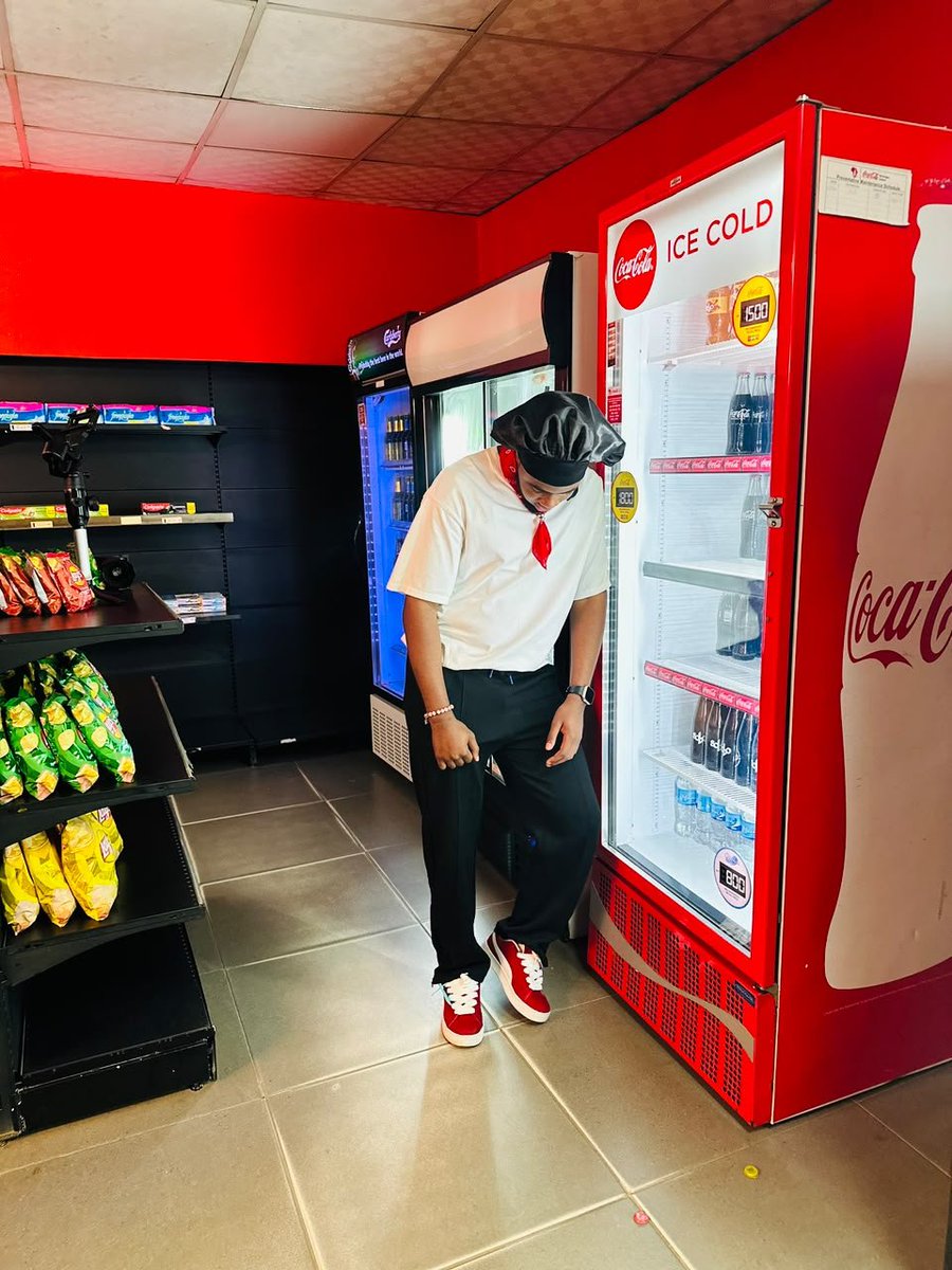 Canalmw98's tweet photo. Sayina By Prince Chitz Out Now 🚨 prod. Chawabeatz
This boy is a superstar
https://t.co/bdq0i7uPwA
https://t.co/RzjbtjEjld
#Princechitz
#Sayina https://t.co/KlVIAprDrs