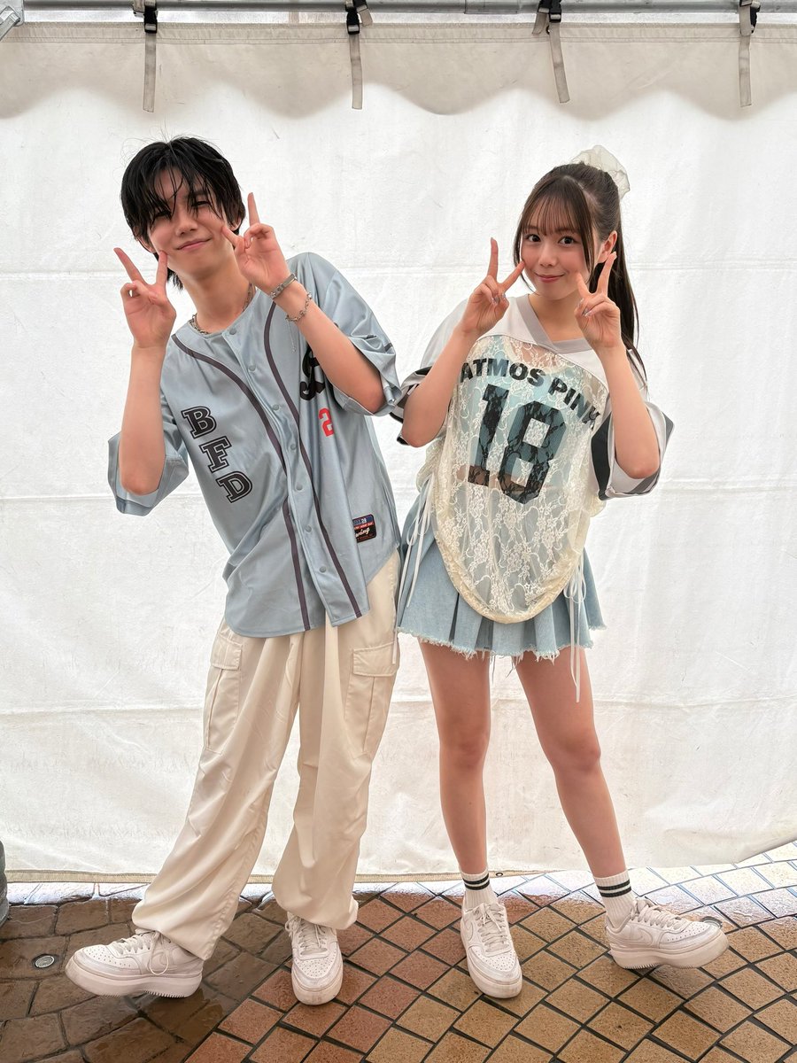LOVEONE_staff's tweet photo. 本日開催！
スペシャルフリーイベント
「KOUEI＆MIU’S BIRTHDAY HANGOUT」
@イクスピアリ

📢特典会まもなくスタート🙌

「2ショット撮影会」の指定ポーズは...
洸瑛・藤咲命名「ふたご座×かに座ポーズ 」♊️🦀

🖇️詳細はこちら
https://t.co/GIjEsdhAdS

#ラブワン https://t.co/6XI9gmzMq3