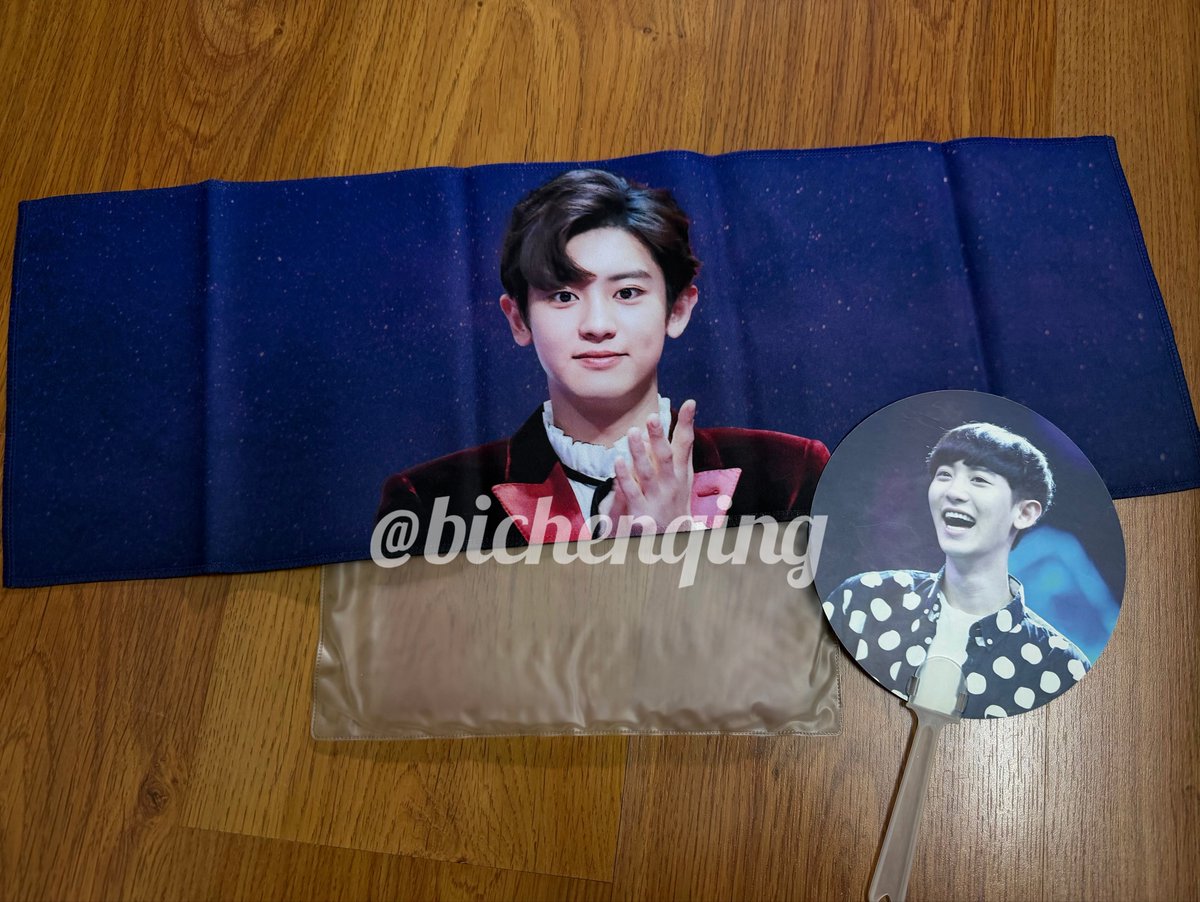 bichenqing's tweet photo. [help rt | wts] anyone still looking for cheering slogan or exo pcs? i'll be there at the stadium selling these 🤗 DM if interested 🙌🏻

#EXhOrizoninKL #EXhOrizoninMY #EXOinKL #pasarEXO https://t.co/uESSttlUCg
