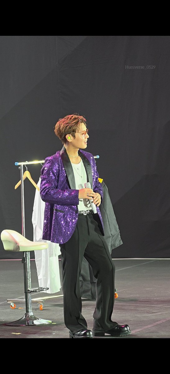Huniverse_0529's tweet photo. 제일 입기 싫어했던것같은데 이런옷도 너무 잘 소화하는 훈디 ㅋㅋㅋㅋ )@( https://t.co/7C3u4k9Jp9