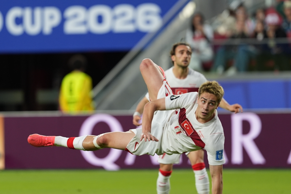 SoccerKingJP's tweet photo. 🇹🇷試合結果🇵🇾
10番が“新ルール”で一発退場も…パラグアイが1点死守で初勝利　連敗のトルコは敗退決定
https://t.co/qtwFSWcd8u

🗣編集部より
「ギュレル、ユルディズらトルコの攻撃陣が不発。パラグアイが10人で逃げ切り、最終節でオーストラリアとの直接対決に臨みます」 https://t.co/8BvMLj60Bx