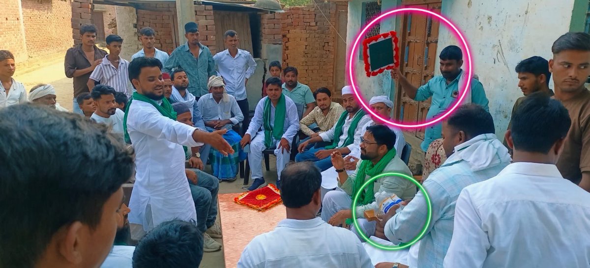 mohd_uved's tweet photo. निठल्ले शौकत अली इतने बड़े नवाब है कि ये जब गाँव जाते हैं

तो इनको एक गरीब चाहिए है जो इनके लिए पंखा लेकर खड़ा रहे

क्या करें @imshaukatali को 5 साल से AC की आदत है चुनाव प्रचार के बाद AC वाले बंद कमरों में छिपजाना है

बाक़ी मटेरा की अवाम पंखा झलेगी और इनके लिए कुर्सियाँ लगाये?

इनके लिए गाँव के लोग भी अछूत है उनके घर का पानी नहीं पियेंगे बल्कि उनको पैक बोतल का पानी चाहिए

ये लड़ंगे चुनाव 😂🤣