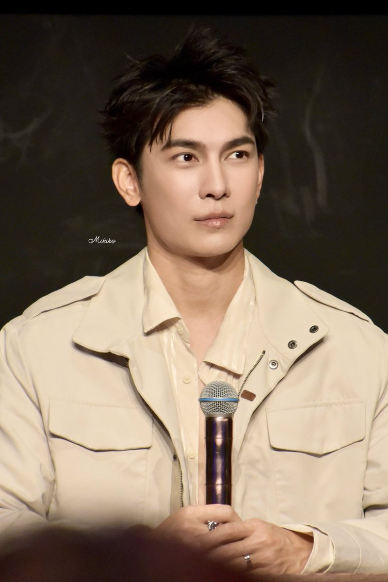 Mikiko10602012's tweet photo. Good Mewning🎵

It’s already been two weeks since we met in Japan🇯🇵
I wonder when I’ll get to see you again🥺✨

Mew &amp; Mewlions💕
Have a wonderful Saturday🌿

#FanBenefitTourwithMew 
@MSuppasit
#MewSuppasit
#MikikoTripwithMew
※Reproduction prohibited 
🥰🥰🥰 https://t.co/bhlmRHwOom