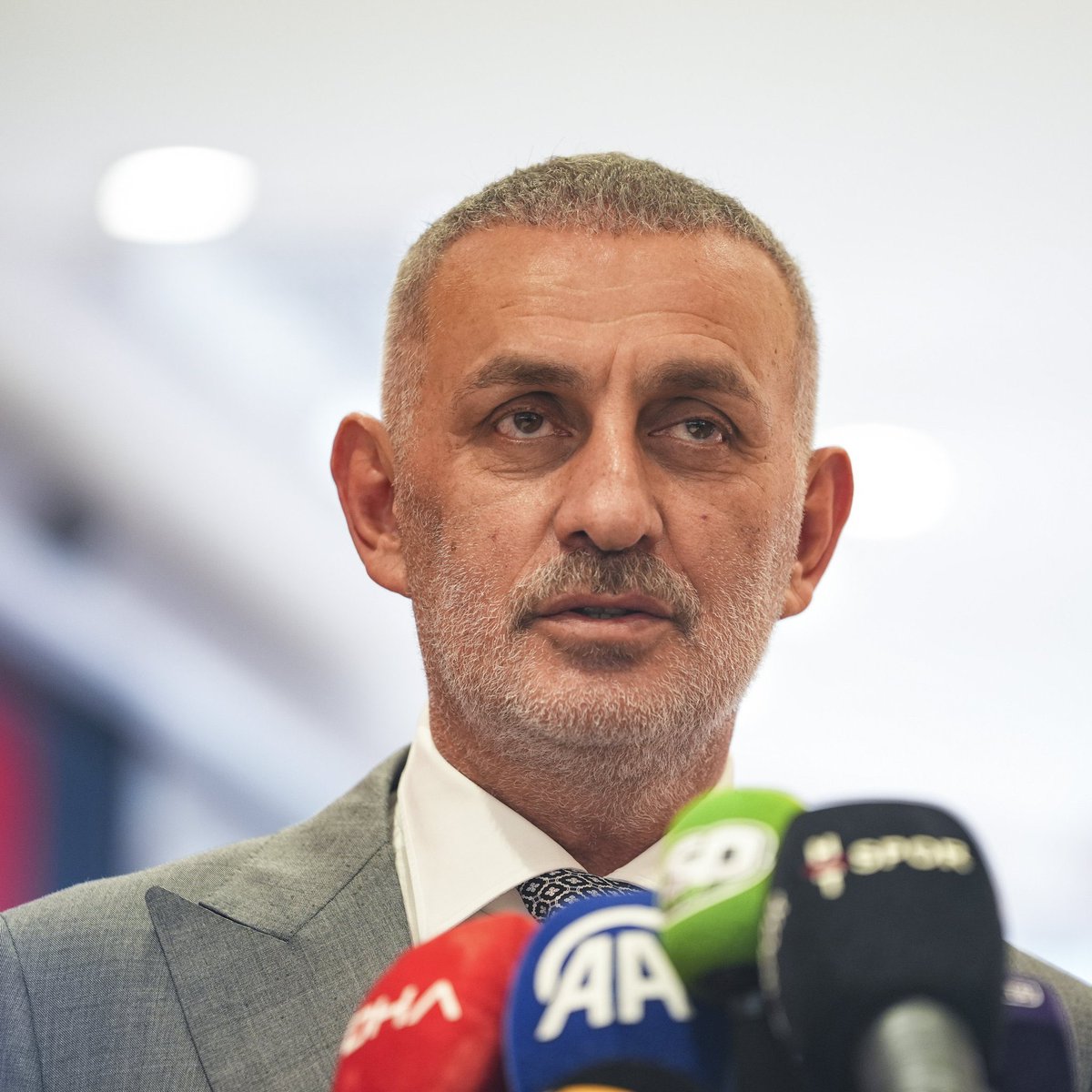 sportbpt's tweet photo. TFF Başkanı Hacıosmanoğlu: “Kupayı alıp geleceğiz.” (1 Nisan 2026)

20 Haziran 2026: Türkiye, 2 maçta yenilerek turnuvaya veda etti. https://t.co/D3favEfNAu