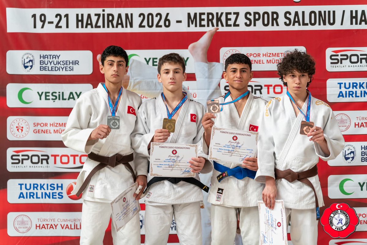 mdelioglu63's tweet photo. Şanlıurfa Judo İhtisas Kulübü sporcularımızdan Mustafa Çarkçı Hatay’da yapılan Yıldızlar Türkiye Şampiyonasında 55 kg’da Türkiye Üçüncüsü oldu. Sporcumuzu tebrik ediyor, Milli takımda başarılar diliyorum. 💪 🏆 

@turkjudo @shuysuz https://t.co/6sBlbZ7dpJ