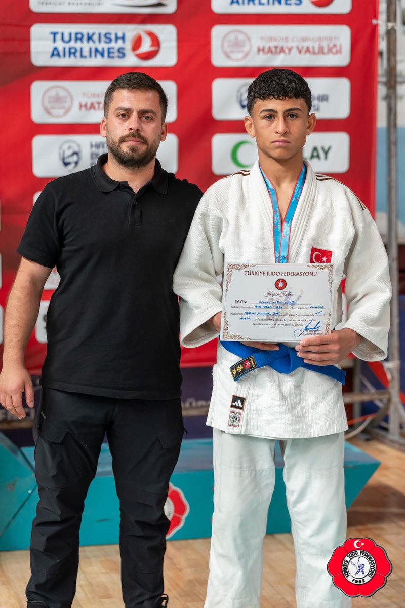 mdelioglu63's tweet photo. Şanlıurfa Judo İhtisas Kulübü sporcularımızdan Mustafa Çarkçı Hatay’da yapılan Yıldızlar Türkiye Şampiyonasında 55 kg’da Türkiye Üçüncüsü oldu. Sporcumuzu tebrik ediyor, Milli takımda başarılar diliyorum. 💪 🏆 

@turkjudo @shuysuz https://t.co/6sBlbZ7dpJ