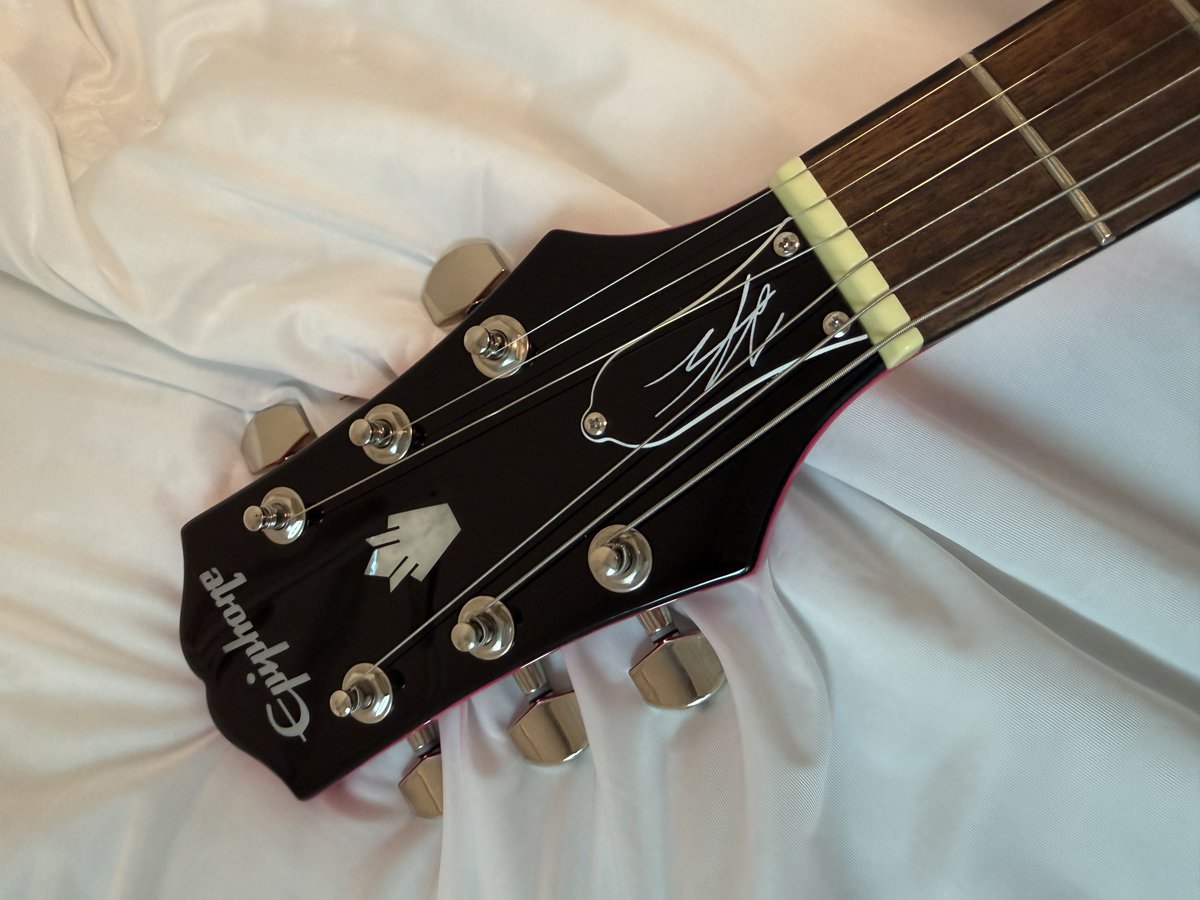 jjongburi_'s tweet photo. Epiphone Jay "Raoul" SG Tribute Plus

기타만든거아진짜너무좋아서
너무좋음………………………….💝💝💝💝💝🎸 https://t.co/ymGKB7Vcfz