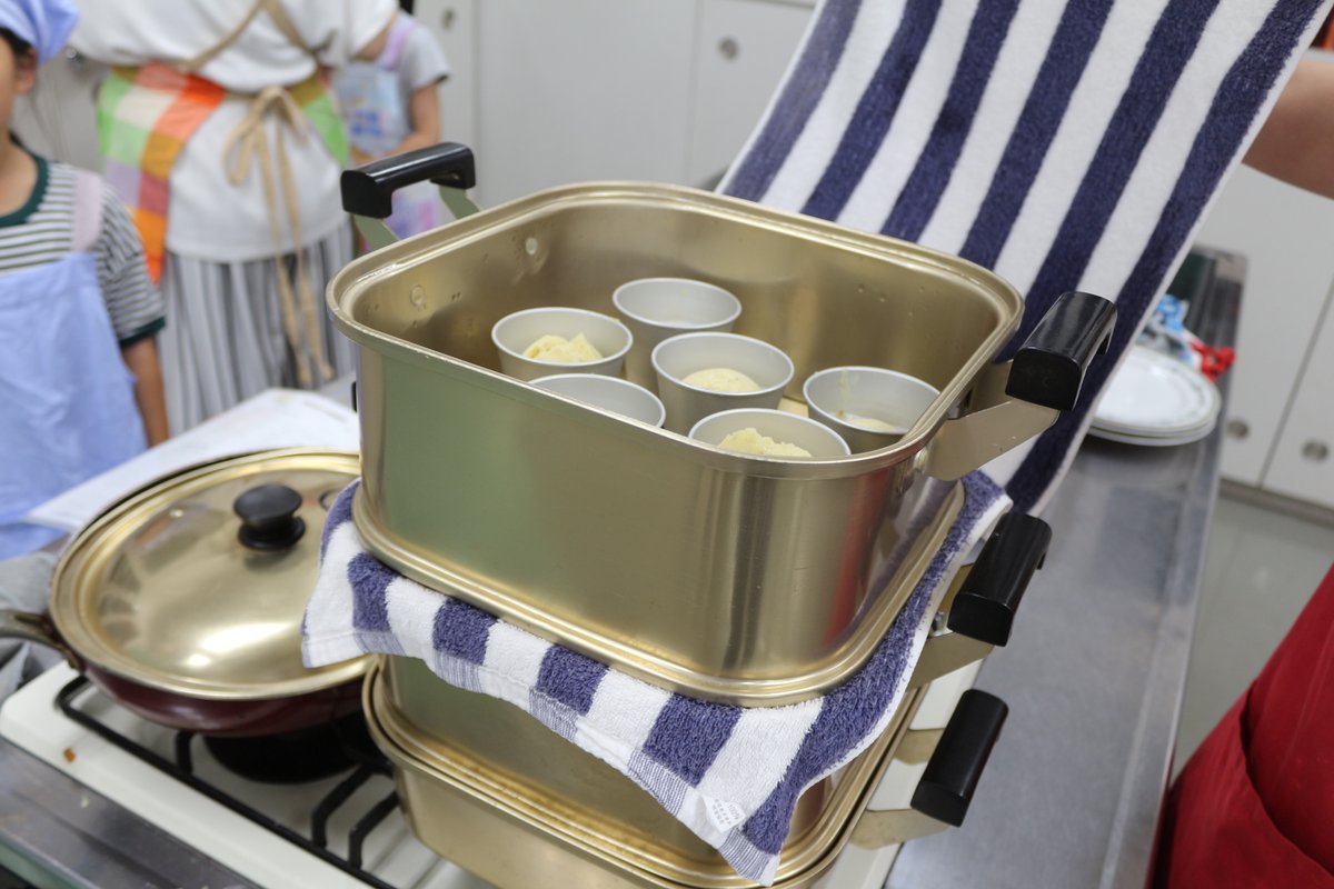oono_ch_tl's tweet photo. 本日は大野町総合町民センター料理室で【おやつ作り教室】が開催されました。
親子で力を合わせて、おいしいおやつ作りに挑戦！材料を混ぜたり飾り付けをしたり、それぞれ工夫しながら楽しく取り組んでいただきました。
ご参加いただいた皆さま、ありがとうございました！ https://t.co/KEzFexoUdh