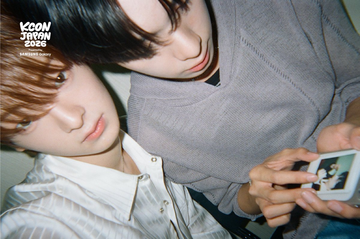kconjapan's tweet photo. [#KCONJAPAN2026] Behind the Scene: Film Camera by #FLAREU

photo by. @flareu_official

-
KCON JAPAN 2026
MAY 8-10
Makuhari Messe

Let's #KCON https://t.co/8MyQVPVrp6