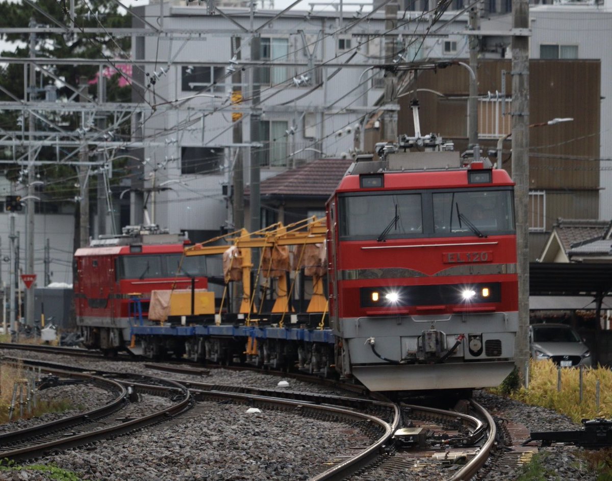 EXtrain1's tweet photo. 2026.06.20
9004レ，9009レ
EL121＋チキ4B＋EL122
舞木入場回送 https://t.co/I6rGPxrJKI