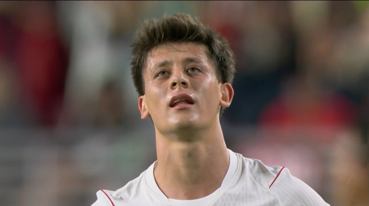 alexanders_v's tweet photo. Turquía 🇹🇷 0-1 Paraguay 🇵🇾 

Arda Güler, mi niño, sos un fenómeno. Qué partidazo nos diste, una verdadera batalla campal. 
Pero somos Sudamérica, y Paraguay te ganó.

El Mundial entra ahora en su fase más tensa y emocionante.

¡Qué gran partido! ⚽️🔥 https://t.co/K77WULKTeH