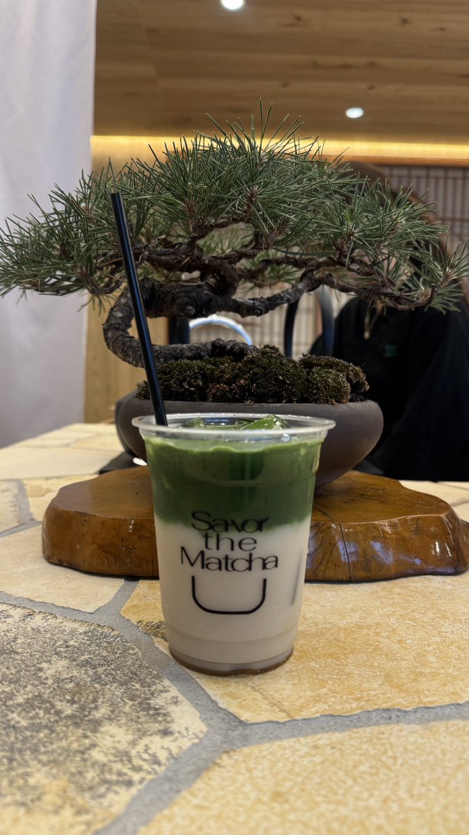 m69626's tweet photo. 抹茶ラテ＋オーツミルク 🍵❤️
春〜特選農厚抹茶🍵
😘😋😘😋 https://t.co/4FUL5hJrKY