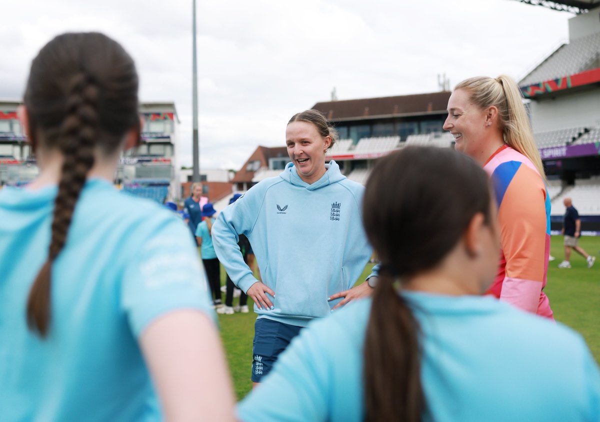 ICC's tweet photo. England's stars doing their bit for the next gen via the Cricket 4 Good program ❤️

Don't miss any of the tournament action! Ticket details 🎟️ https://t.co/8kyuNOXKdL https://t.co/p8wuM11TMb