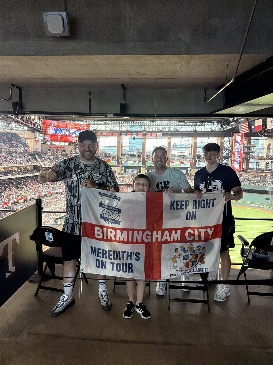 Mezza0102's tweet photo. Flying the flag at @Rangers tonight https://t.co/6Rg53WNxH1