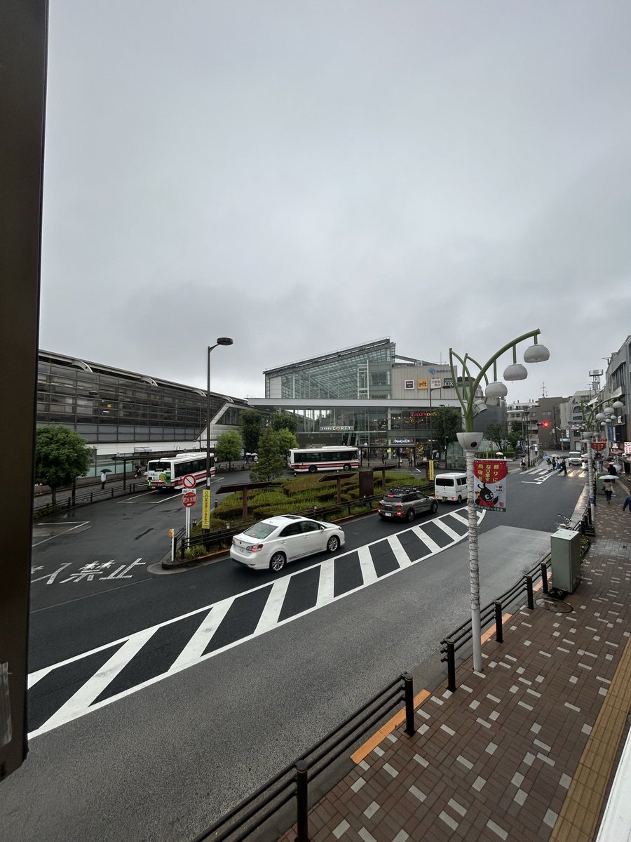 p_dcafe's tweet photo. 世田谷スタジオのある経堂はあいにくの雨です☔

ですが雨の日でもしっかりトレーニングにスタジオに来ていただけるのはとてもありがたいです！

雨で体もどんよりしやすいですが運動で吹き飛ばしましょう💪 https://t.co/lDYzWNJQMF
