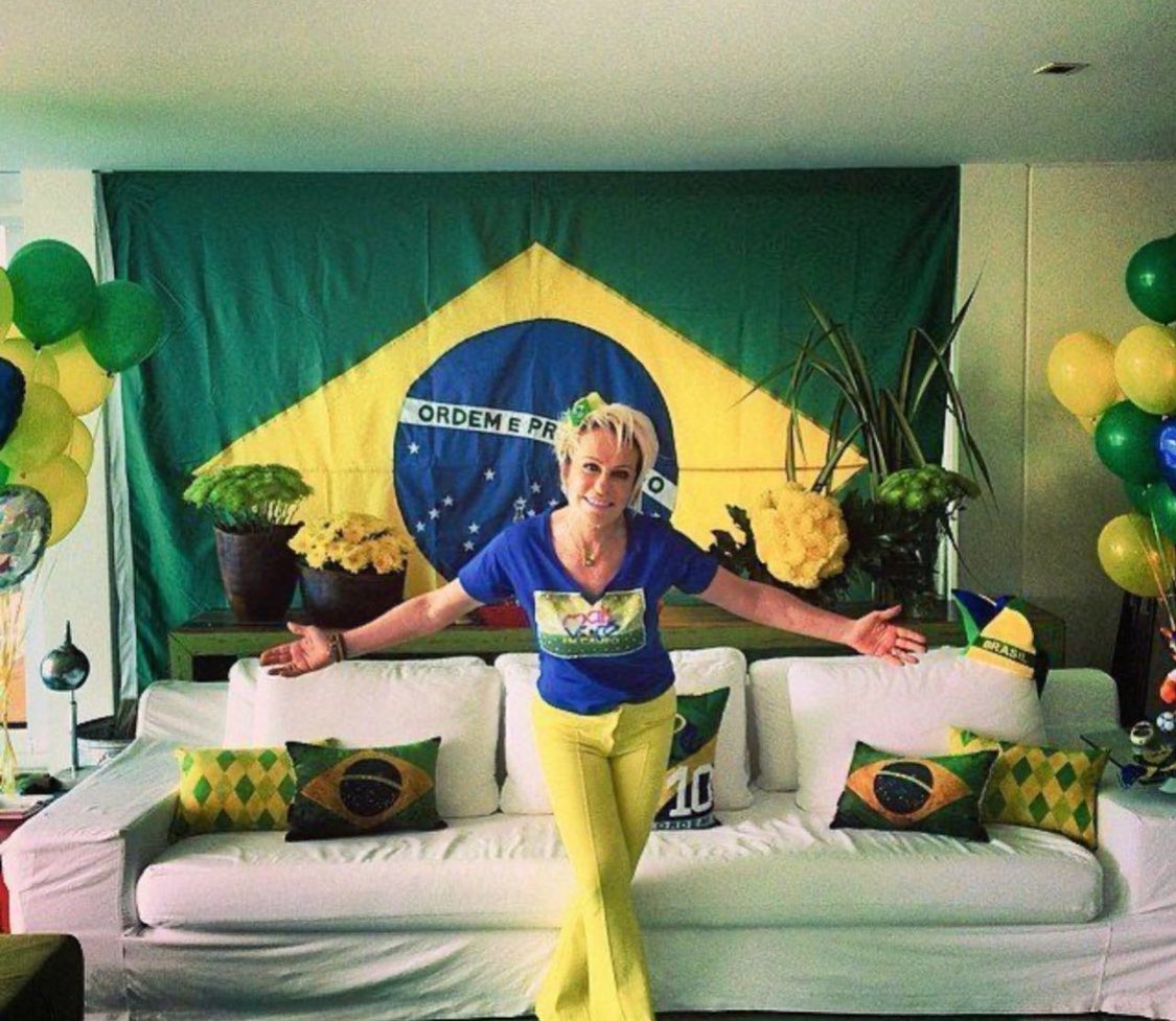 leninaEver's tweet photo. OI, BOA NOITE! https://t.co/Pz5TSWwASu