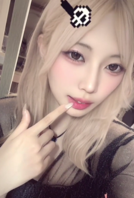 yosh1110_hands's tweet photo. めちさん、177cmのjkだそうです。手も大きそうですね。
https://t.co/wXx6rO0U7k https://t.co/oEa8mpeJvy