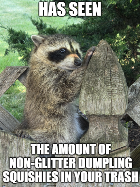 Merri_Mellow's tweet photo. 🦝🗑️😱 https://t.co/FUf7AeMAuZ