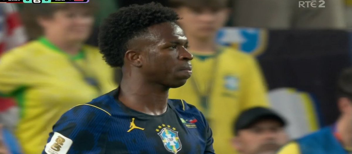 BallAndBuzz's tweet photo. 🔥| it's HALF time 🇧🇷🇭🇹❤️🔥

Brazil leading by 3 goals against Haiti.
What are your goal expectations for the match???

#BRAHTI #Selecao #WorldCup2026 #JogaBonito #BrazilVsHaiti #worldcup https://t.co/i8JHzijGjm