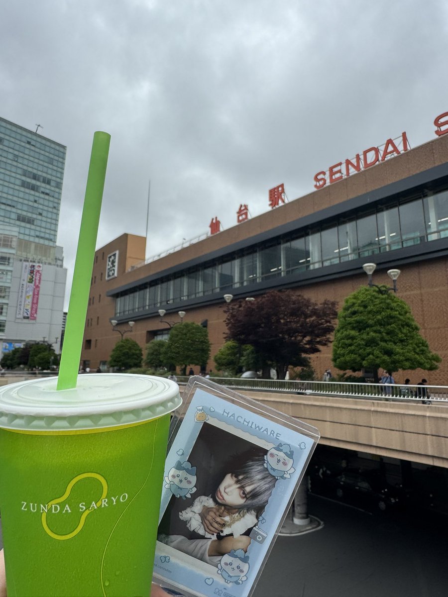 hosoko's tweet photo. そうだった…クリーム乗せてくれるやつは12時からだった…
けど、普通に美味しい！！！
仙台楽しむわよー！！！ https://t.co/PYPQDggWaK