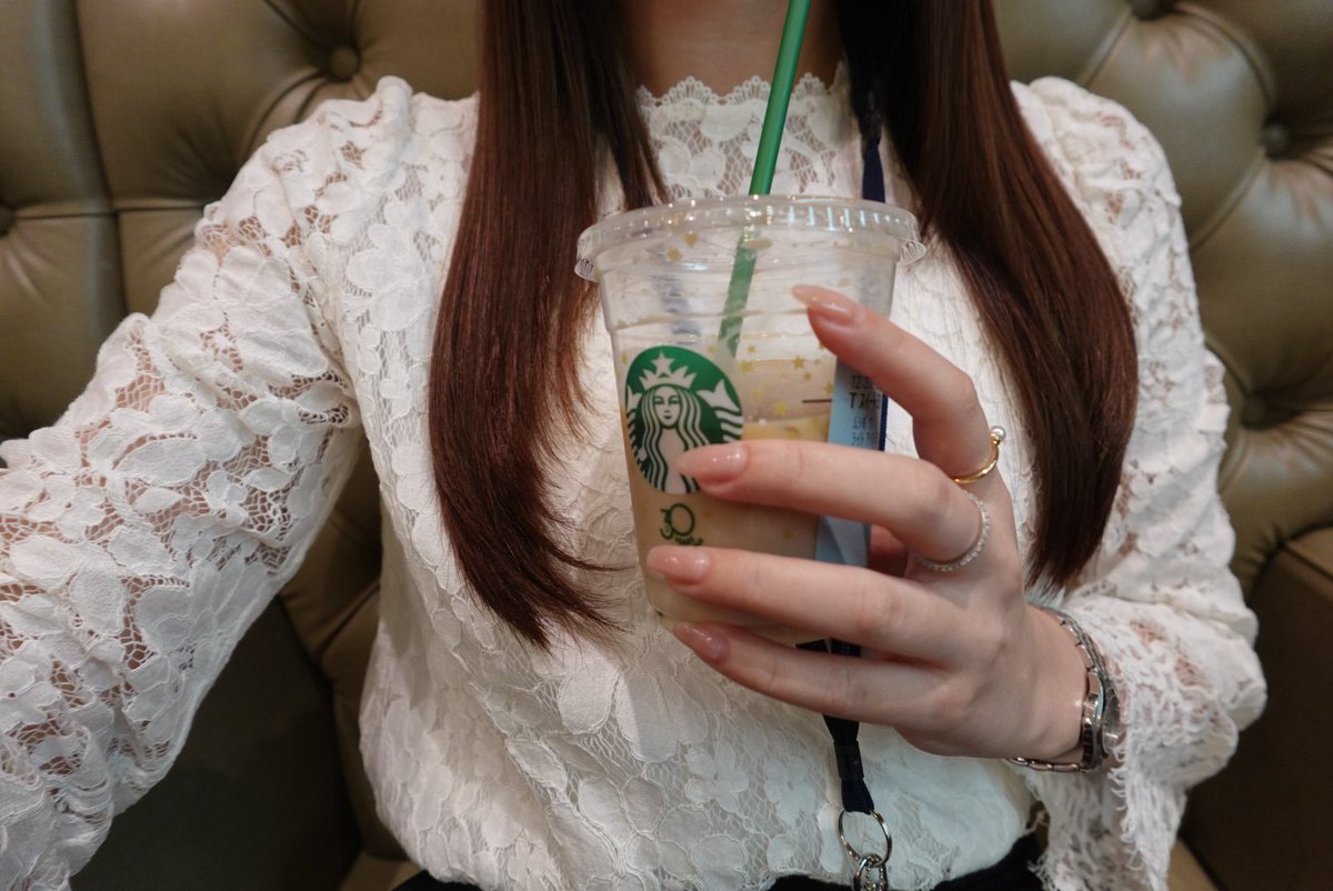 __punimaru___'s tweet photo. 絶対にストレートは絹女でカールはクレイツ（38or45mm）🥺
時間経ってもパサパサにならないし、水分感残して艶！ぷるん！みたいな質感になる！ https://t.co/udr8FCgUFl