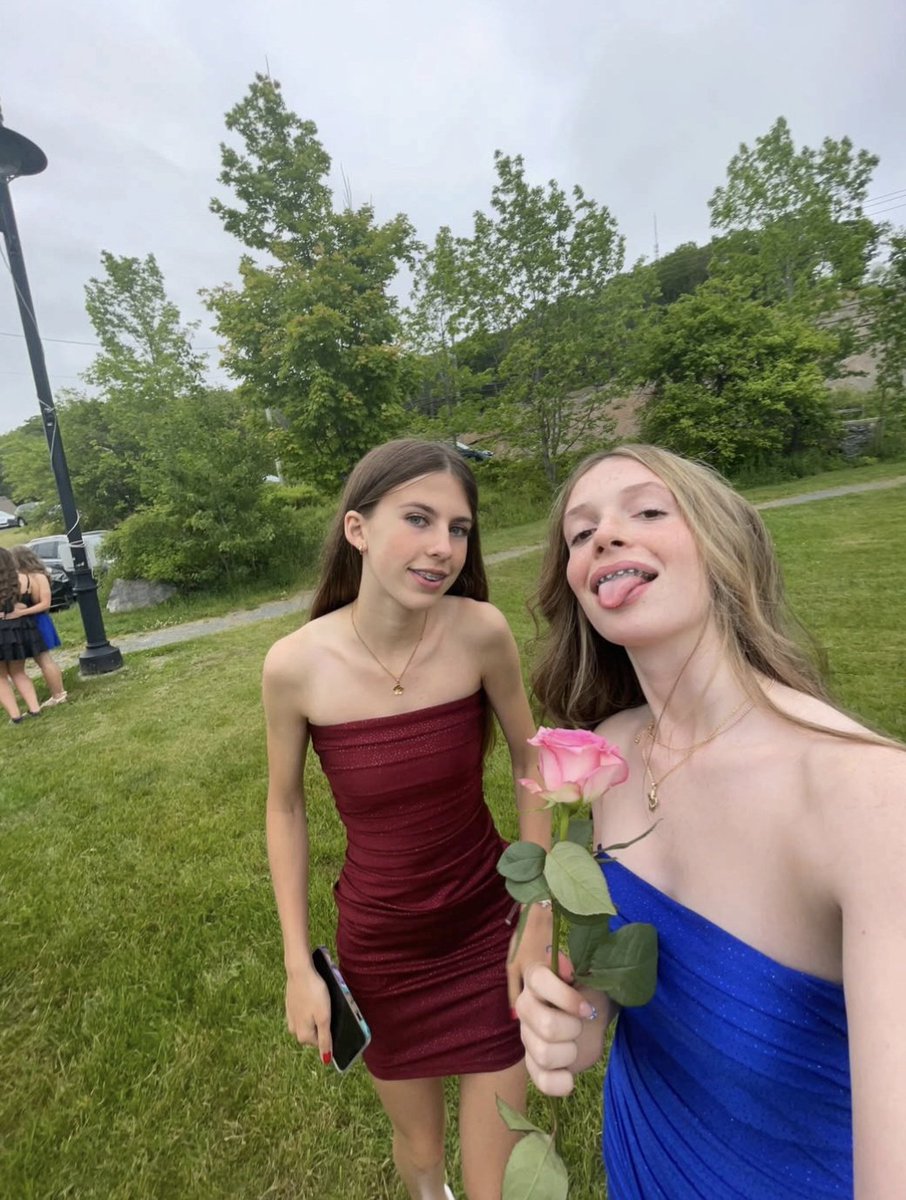Marky_Mark119's tweet photo. Submission 

God dammit...the braces....the tongue...the very short dresses https://t.co/EzesufmK5Q