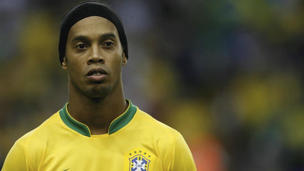 mbafraaude's tweet photo. Vinicius con 25 años ya tiene mucha mejor carrera en clubes que Ronaldinho y Neymar. Pero siempre le ponían el PERO de la selección (los otros 2 tampoco hicieron gran cosa). Ahora les va superar hasta en la selección ya veréis. https://t.co/Wf48kc9h9C