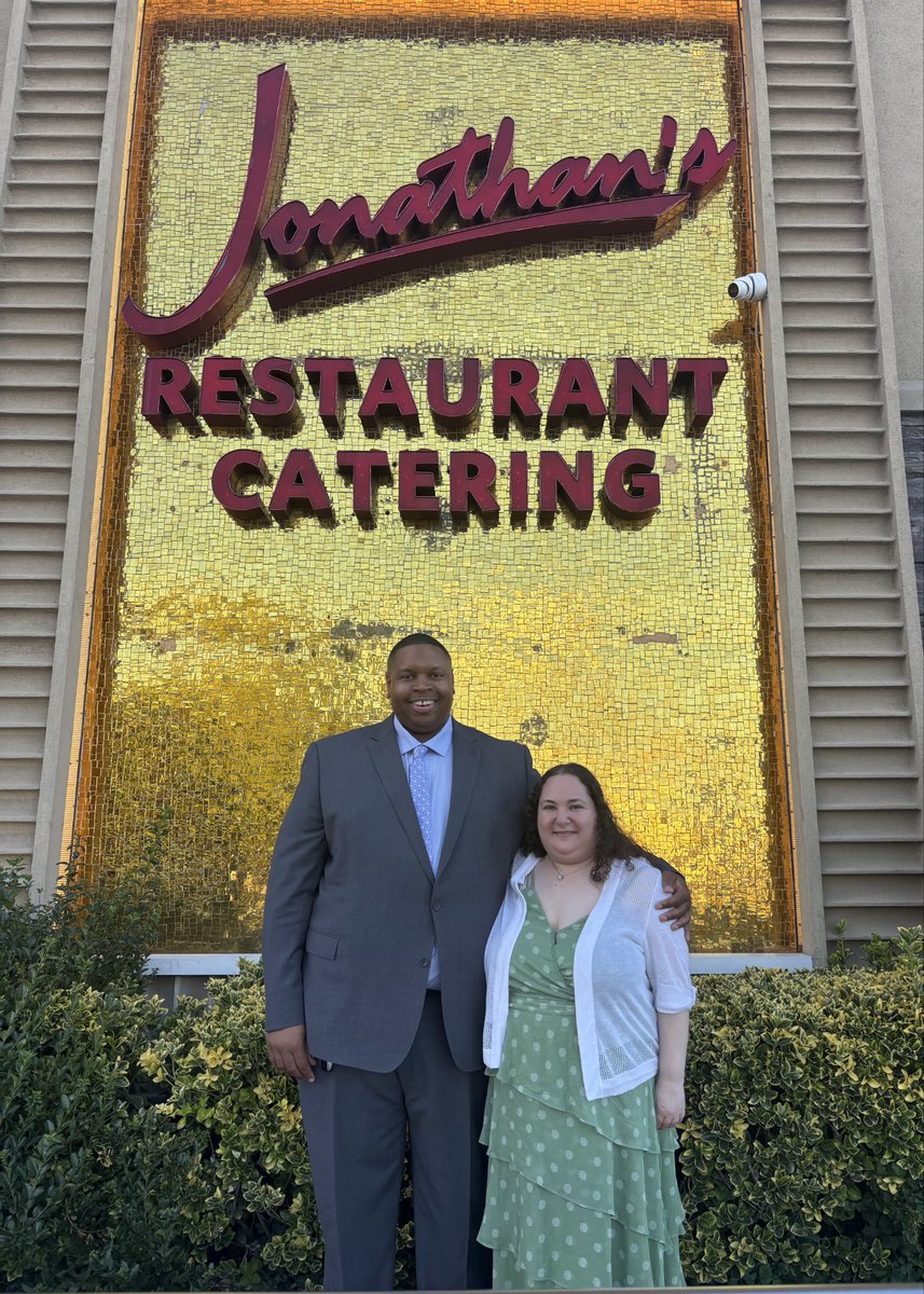 MWeezyEX's tweet photo. Wedding Rehearsal Dinner 🥂 https://t.co/wBKVqZuzdN