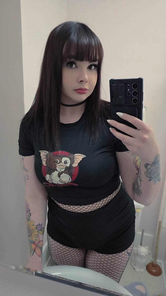 Vaylexia's tweet photo. Surprise stream!! Liveee @ https://t.co/ZiMBSLALjj https://t.co/KTZ1GeN8IK