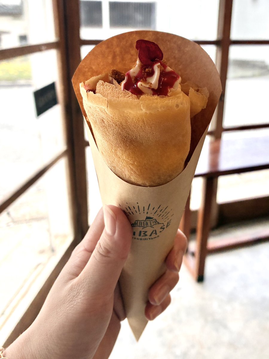 yktkasm's tweet photo. SANGAの肉つけそば、鋸山BASEのフランボワーズクレープ、つねちゃんの美しいカンパーニュとごはんたち、ハンバーガーやさんのおつまみと酒を胃袋に納めたあと今年初めての花火をした金谷滞在 https://t.co/bKmC9MDJsc
