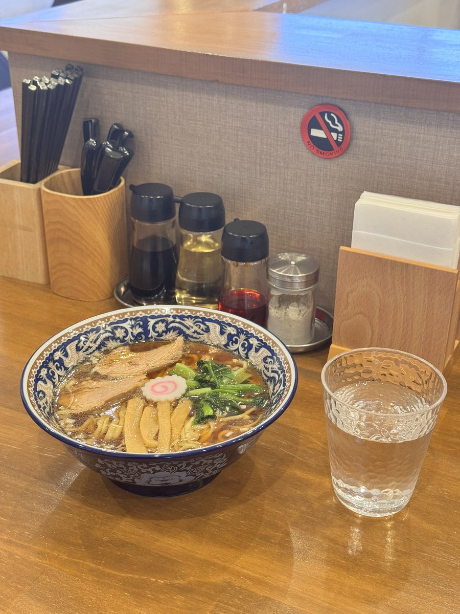 5151senmatsu's tweet photo. 「生姜、覚醒。」

長岡のご当地ラーメンを、こだわりの高知県産黄金生姜🫚で。

香り高く、後味はすっきり。

生姜好きにはたまらない『長岡生姜醤油ラーメン🍜』

肌寒い本日におすすめの一杯です✨ https://t.co/YJebTwV2g6