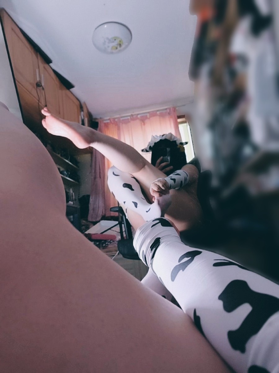 Kowo_02's tweet photo. Muuu 🐮 

#femboy #muslos #nsfwtwt #feet #lewd https://t.co/5jK5W6lCxv