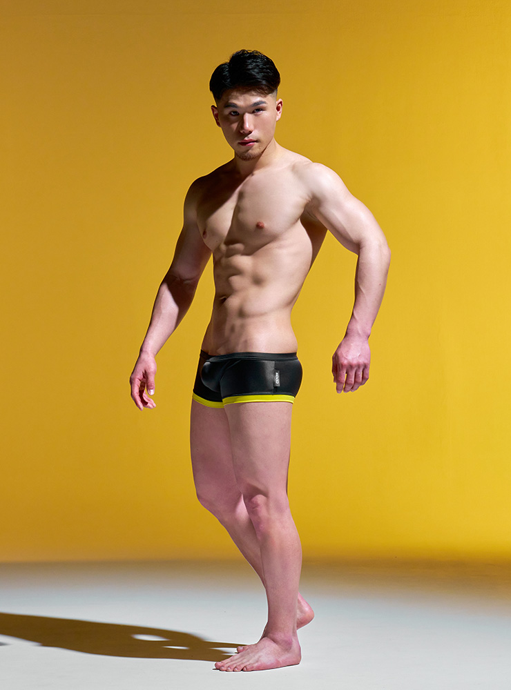 GX3_UNDERWEAR's tweet photo. 最新リリース中！

ツルすべ素材が大好評！
男のカタチに黒光りもっこり３種がイッキに楽しめるアソート
モデル @taka02_08 @Ryu39969130 @kawachanfitness 
#gx3 

公式・楽天・ヤフー　各ショップ▼ https://t.co/DEUhyNvmzG