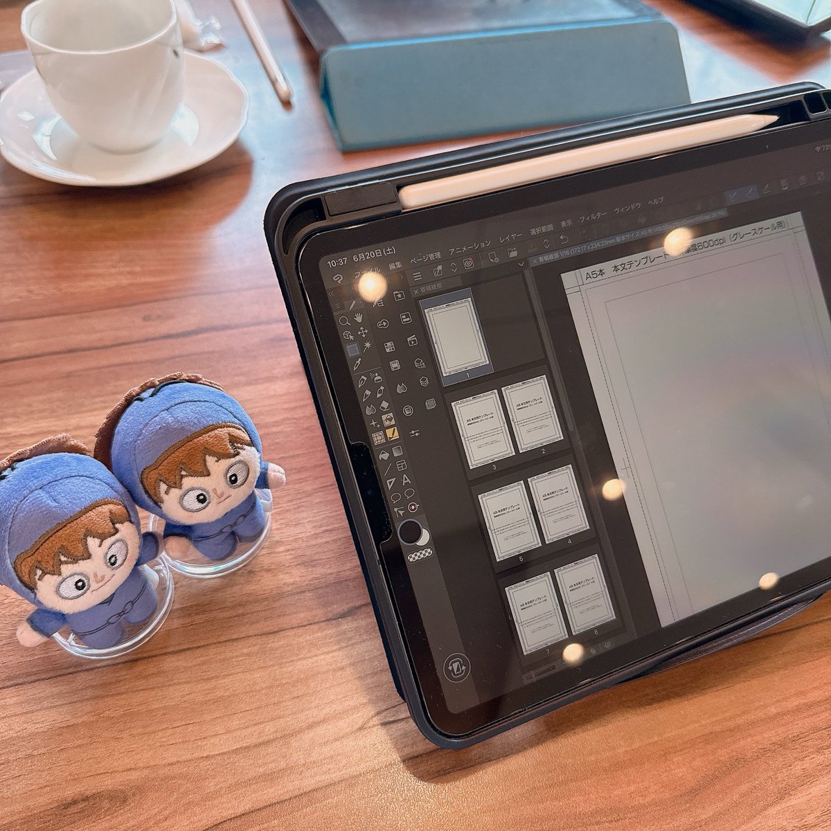 e_debris's tweet photo. ぱさんとモーニングからの作業🦔⸒⸒(開いてるだけ) https://t.co/qHV4oBGYMW
