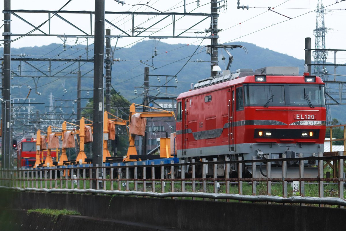 Panopf1701's tweet photo. 2026 6/20 (土)
9004レ,9009レ EL120&amp;チキ舞木入場回送
ト EL121+チキ10 (11-14)+EL122
おとはちと美合カーブで撮れて良かったです。
しかしチャリでの追っかけは疲れる‥🫠 https://t.co/SWf9zRPBjp