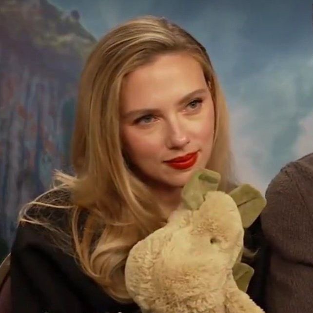 trashysassgina's tweet photo. Jurassic World Rebirth press tour you are so dear to me, I miss you https://t.co/RBldl717aX