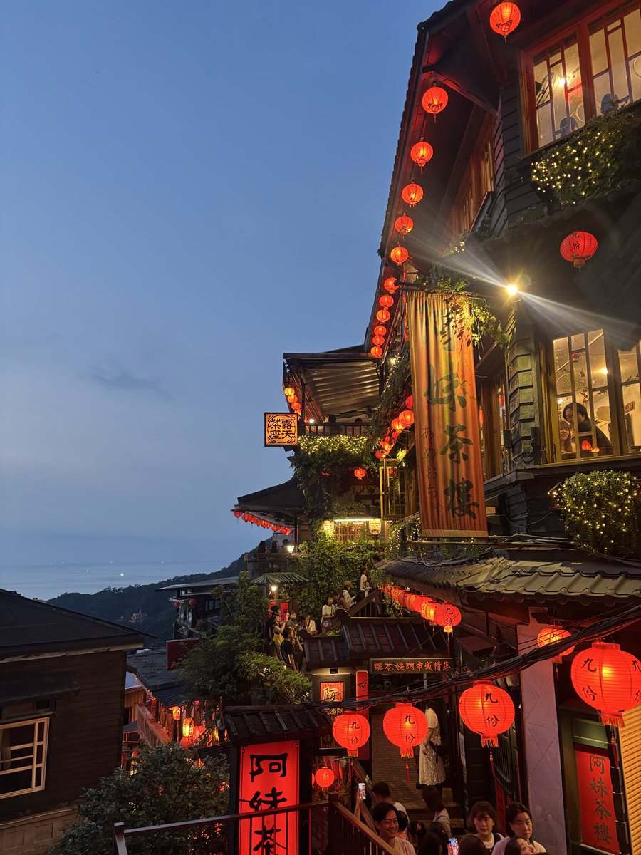 ago826's tweet photo. 台湾！歩いては暴飲暴食 https://t.co/LvtHLDcRif