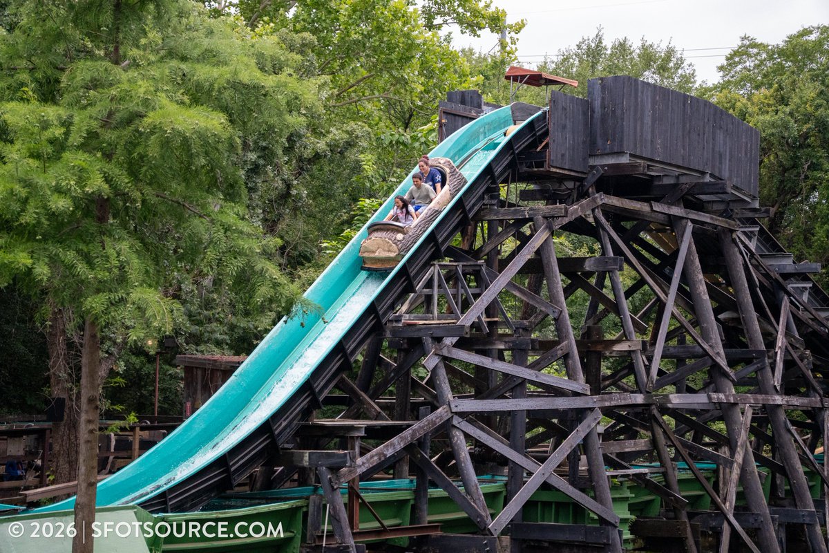 AmusementSource's tweet photo. #TBT: Nothing beats the nostalgia of the world's first-ever log flume ride.

#SixFlagsOverTexas #SFOTSource #ThrowbackThursday #LogFlume #Arrow #ThemePark #DFW #AmusementSource https://t.co/SwHNA4YoMc