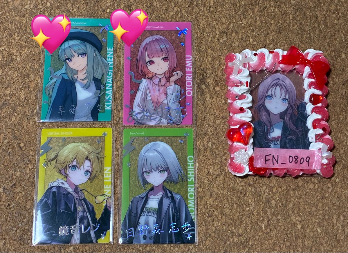 FN_0809's tweet photo. 【交換】プロセカ　ZOZOコラボ　エピカ

譲:箔 寧々、えむ、レン、志歩
N 司、咲希、志歩、リン、一歌
求:箔 司、類(各1)、穂波(∞)
N 穂波

※司、えむ、寧々は推しですが、回収数の都合により交換に出しております

・郵送交換
・💖は類、司(箔)との交換優

検索からもお気軽にお声掛けください https://t.co/rrQ3YlEapA